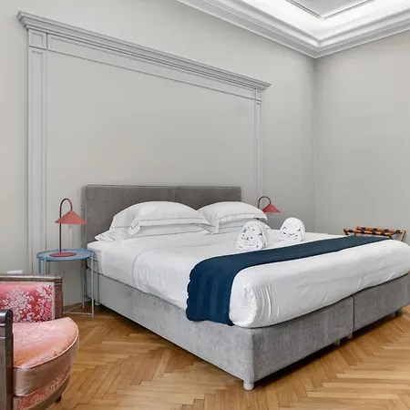 Apartament Treasurerome Spanish Steps Family